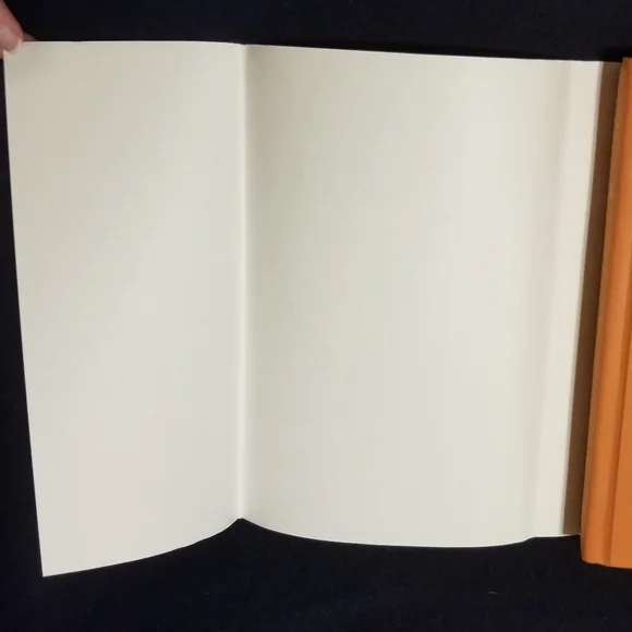 VGUC A Hiss Before Dying Mrs. Murphy mystery hardcover - Picture 6 of 11